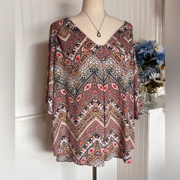 About A Girl V Neck Red White Black Aztec Print Tunic Size 2 X - Picture 1 of 7